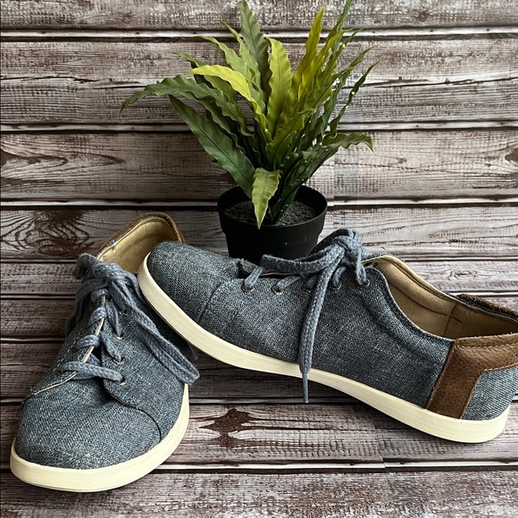 Chaco Light Denim Blue and BrownTrim Women’s Sneakers Size 8 - Picture 3 of 11